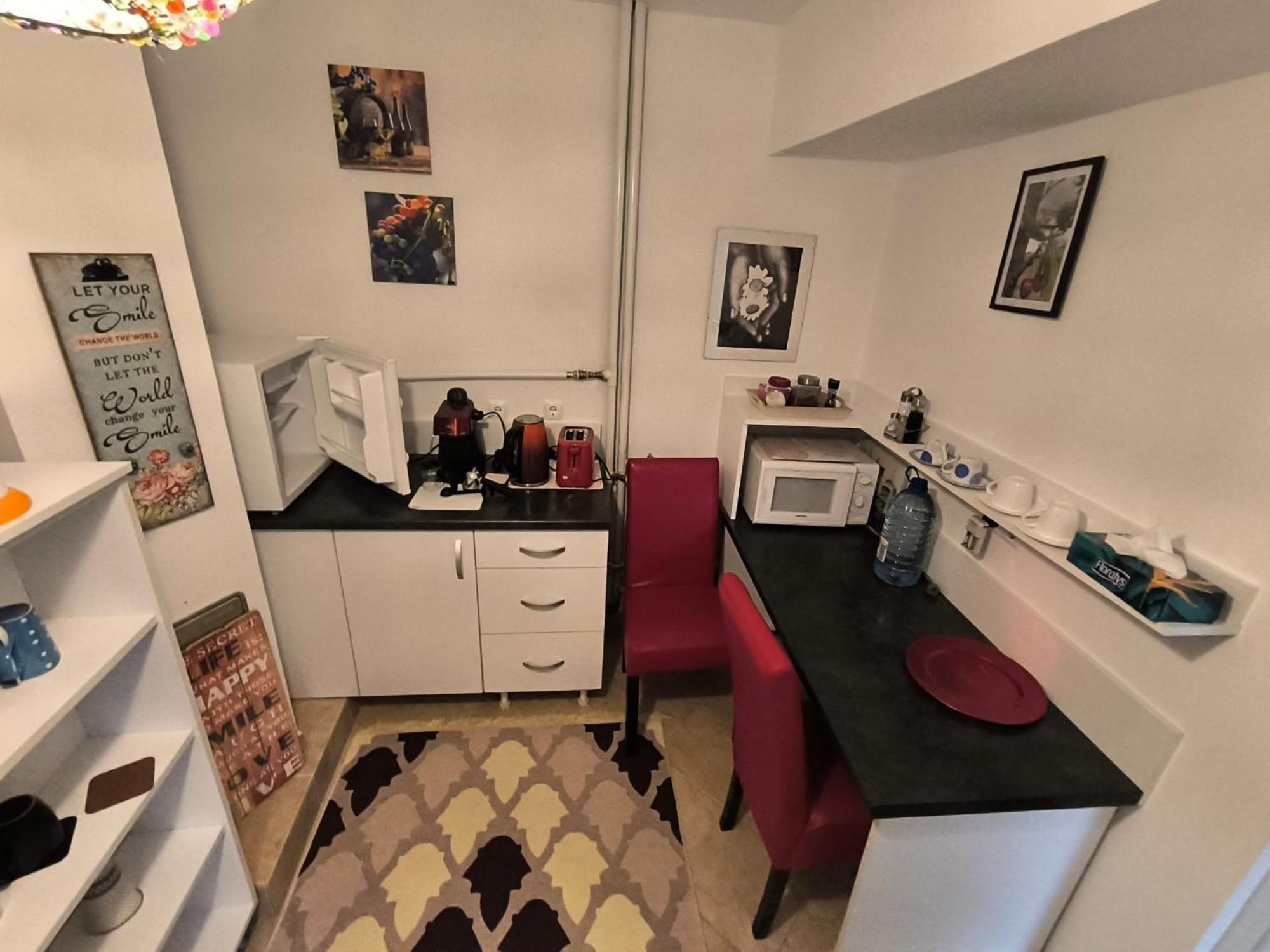Courtyard Studio Орадеа Екстериор снимка